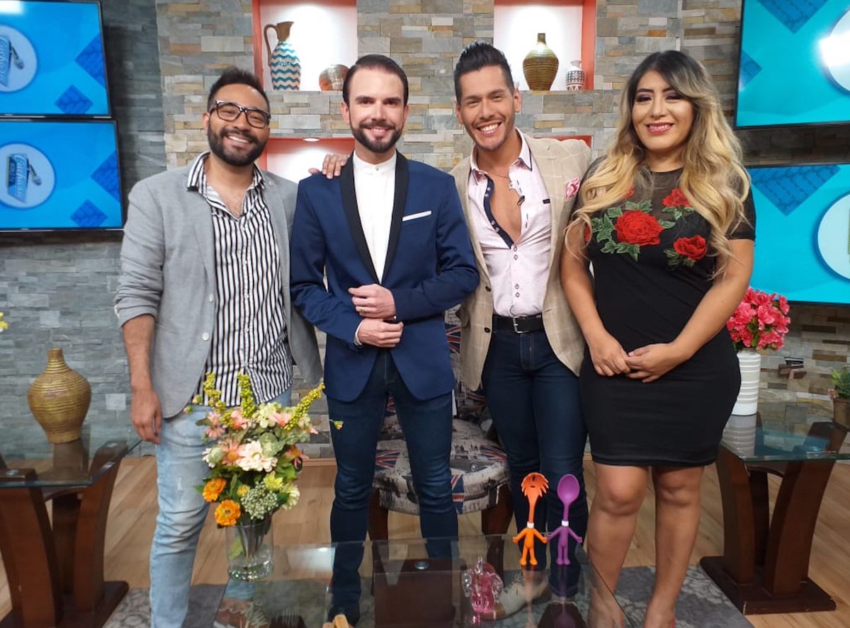 lacuchara_wtv's tweet photo. Nos acompaña un gran cantante, @JasDevael en el foro nos presenta #DIOSIDENCIAS, y nos canta "La última vez" #77izzi #SomosTelevisión
@soyvayavaya @alexmontam @lizz_lopezc @Florplata01 https://t.co/dEgBU9OdQ6