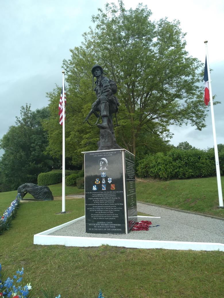 WarwalkerUpdate's tweet image. American D-Day landings on the Contentin Peninsular: Iron Mike statue in memory of 82nd US Airborne and General Gavin overlooking La Fiere Bridge; memorial to Major Dick Winters nr Utah Beach; Dead Man's corner and the road to Carentan