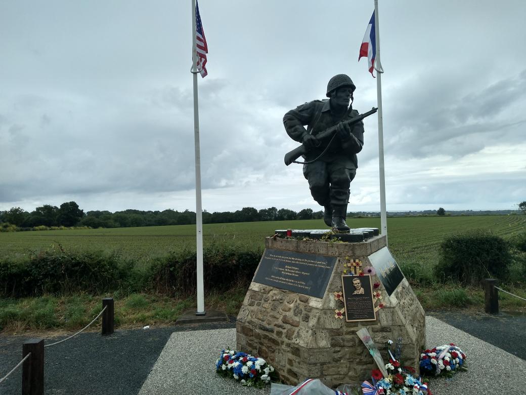 WarwalkerUpdate's tweet image. American D-Day landings on the Contentin Peninsular: Iron Mike statue in memory of 82nd US Airborne and General Gavin overlooking La Fiere Bridge; memorial to Major Dick Winters nr Utah Beach; Dead Man's corner and the road to Carentan