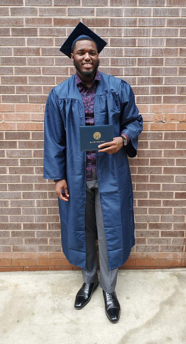 GeraldRayJr2's tweet image. My boy walked that walk today!!!
Congratulations Son!!!👨🏾‍🎓💯💪🏾👍🏾