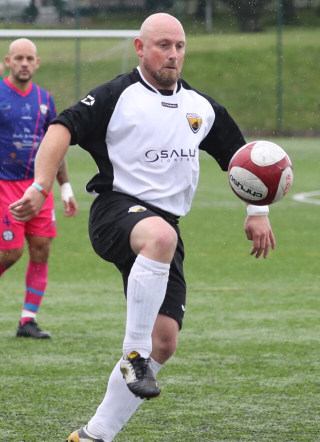 mark_harling7's tweet photo. Top afternoon playing with @ElsecarFc for charity against a pro celeb team yesterday. Proof that the saying βyou never lose itβ is very true #knowswherethenetis π, the most important aspect was the money we raised for @cashforkidsaire ,nearly Β£3000 isnβt a bad effort at all. https://t.co/eeooR2Fqey