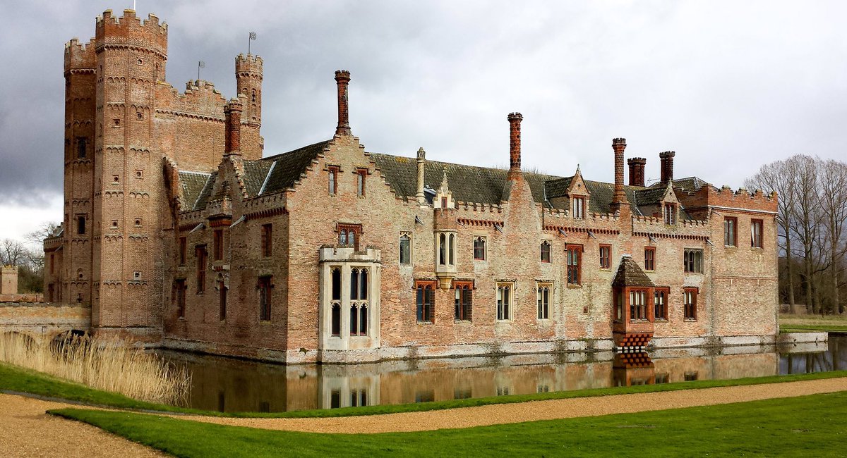 GothicArchitect's tweet photo. Oxburgh Hall is a Tudor-era Country House located in Norfolk, England. It was built around 148 2 by Sir Edmund Bedingfeld to be used as a family house, rather than a fortress. It has been continuously inhabited by the Bedingfeld family since its construction. https://t.co/Hl95SDdKq6