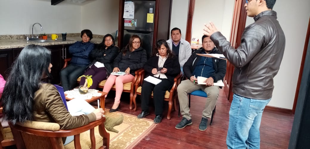EducacionZ6_Ec's tweet photo. Personal del Distrito de Educación de Nabón –Oña, participa de las charlas organizadas por el Ministerio de Salud Pública, a través de la Campaña. “Ecuador Libre de Humo”. https://t.co/JmpSNphSio