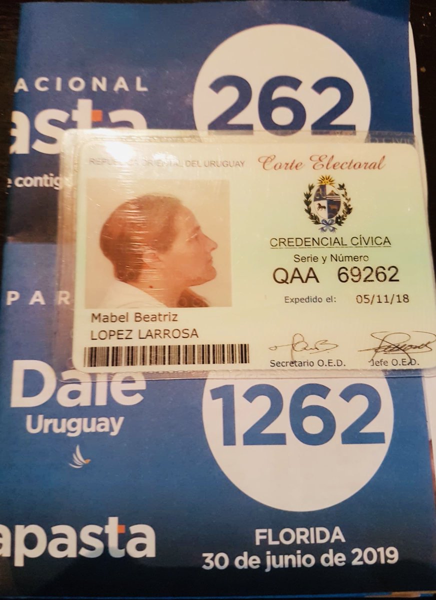 91valesuarez's tweet photo. Coincidencias que uno encuentra en Florida ,nuestra amiga Mabel votante 262 hasta en su credencial nos tiene presente, el voto está SEGURO ❕@GermanLapasta
#Lapasta262🔹
#FloridaCrececontigo
#Lapastaconvosyla262 https://t.co/P593Id1HoV