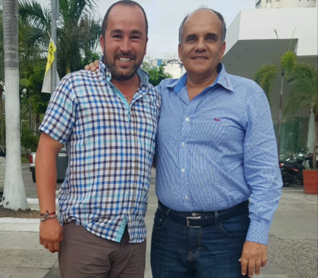 RicardoTajaMX's tweet photo. Salude con afecto a mi amigo senador  @manuelanorve , con quien conversamos sobre temas de interés social en Acapulco y le reconocí su trabajo en el @senadomexicano . https://t.co/A1Gv5y0t6F