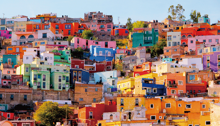 カラフルな町並みが有名なグアナフアト。 宝石箱をひっくり返したよう