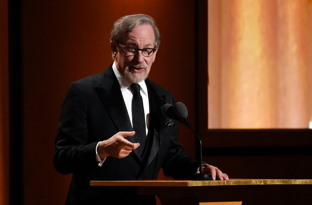 RollingStone's tweet photo. Steven Spielberg is writing a short-form horror series, 'Spielberg's After Dark,' that viewers will only be able to watch at night https://t.co/vVPMLCiPgp https://t.co/zwLuFCLxok
