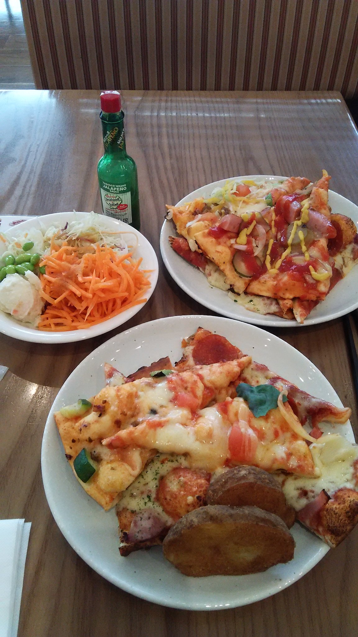 A Saka 済 宣言通り 誕生日に シェーキーズ Shakeysphoto に食べに来た 埋もれてるのもありますが 限定ものは無事制覇 どれも美味しかったし 個性がありますね ハートピザ ホット スパイシーにしてもらいました 以前より小振り A Saka 済 宣言通り 誕生日に シェーキーズ Shakeysphoto に食べに来た 埋もれてるのもありますが 限定ものは無事制覇 どれも美味しかったし 個性がありますね ハートピザ ホット スパイシーにしてもらいました 以前より小振り