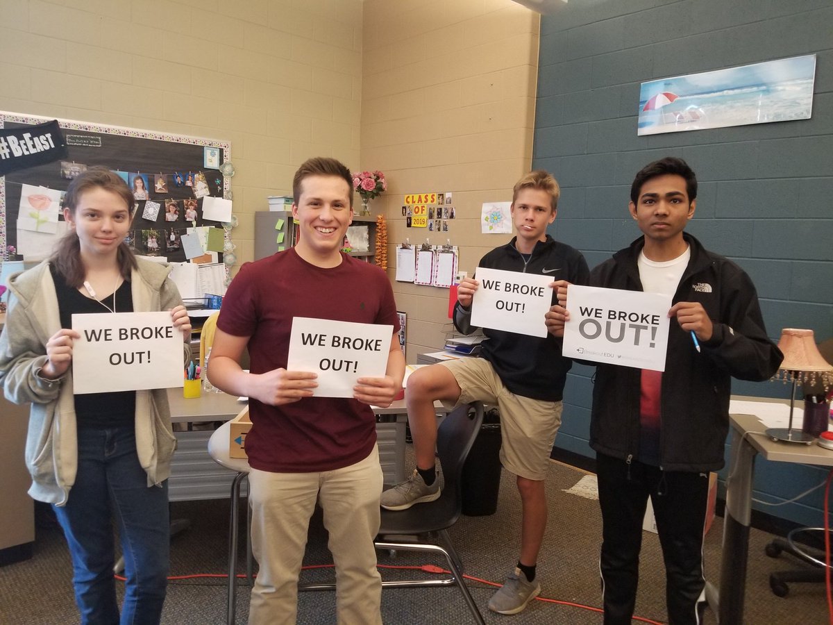 MrsLewSLEHS's tweet image. Breaking out of PreCalc!  #BreakoutEdu #precalcisfun #BeEast