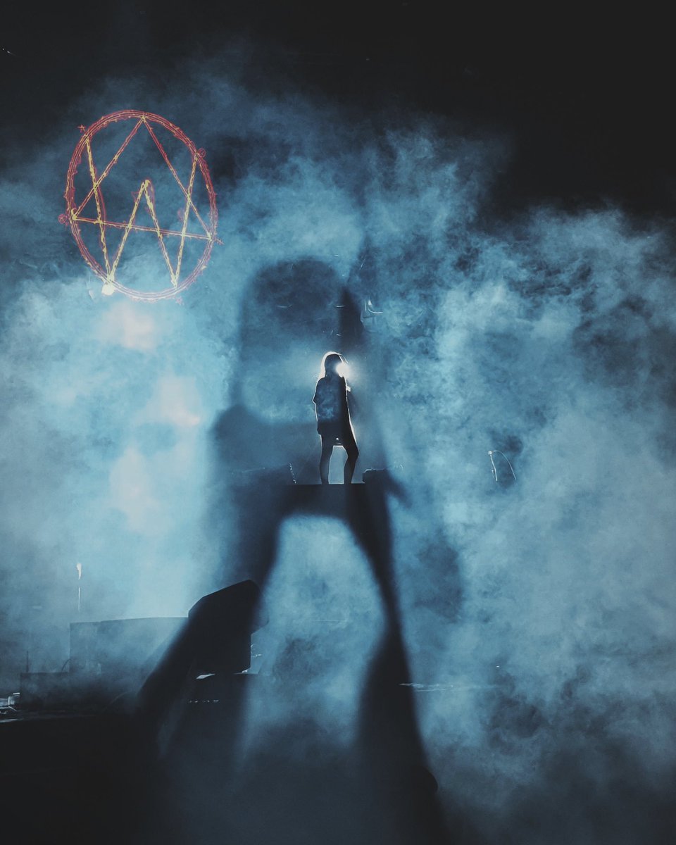 awonderland's tweet photo. One of my fave show photos and it was legit shot by a fan on a phone crazzzzzy https://t.co/bAwPRPBmT0