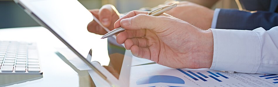 JasonMShellCFP1's tweet image. Read the weekly economic commentary from Chief Economist Scott Brown. go.rjf.com/2WxuAr2 .