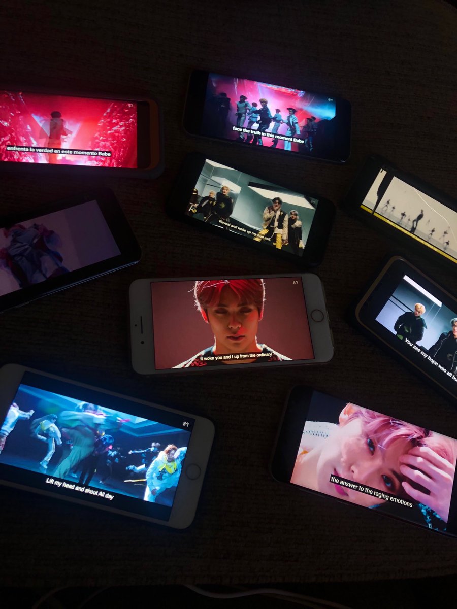 hyuckyungsoo's tweet photo. my sister and i may have taken everyone’s phones.. #StreamSUPERHUMAN https://t.co/MDWmcsIGGn