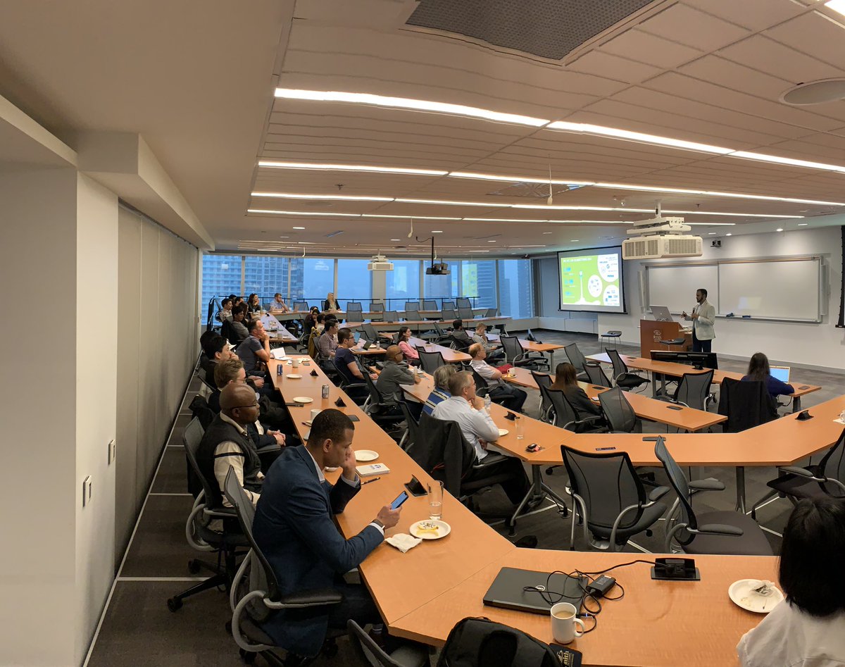 QVentureNetwork's tweet photo. Thank you to @BramWarshafsky and @travisratnam for speaking about Scaling Business @QVentureNetwork and  @SmithBusiness MMIE Speaker Series this evening. Insightful. https://t.co/PjSMnNy5dG