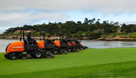 Jacobsen taking care of the fairways at #USopen. Great machines on an unreal golf course. #rollinsmachinery