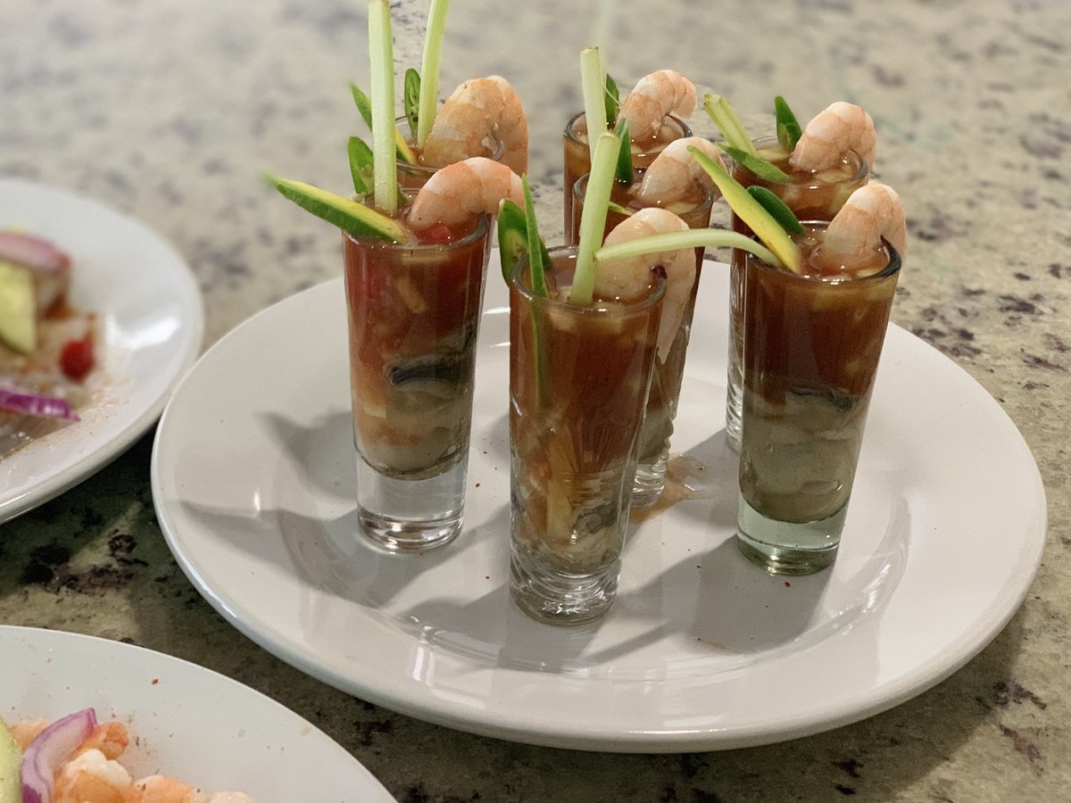 tortoledojatu's tweet photo. Haciendo #cocina para el #ceberete #mariscos #tragos y qué #taquear próximamente en #Jalisco #tlajomulco https://t.co/6tGBriOxLT