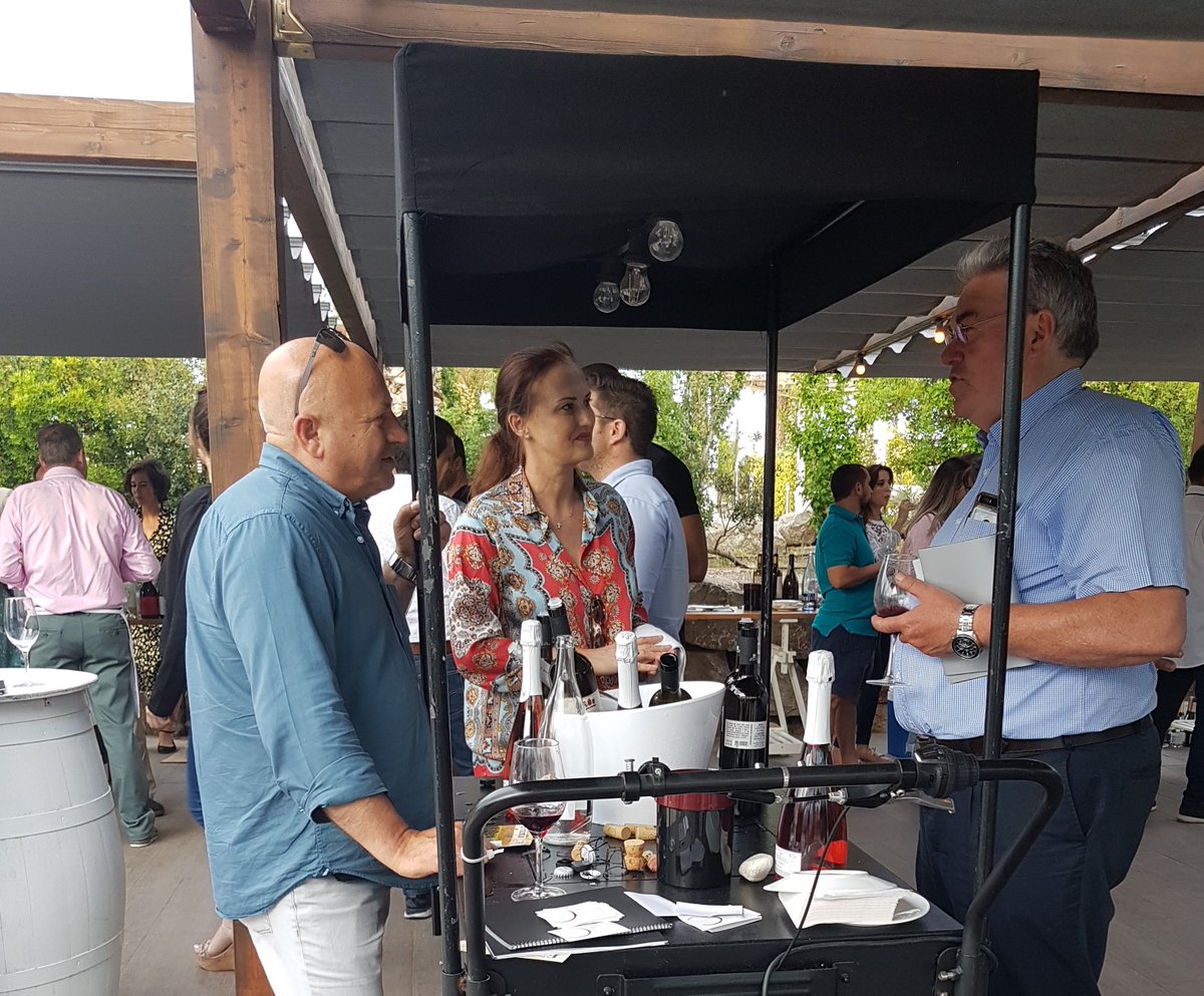 WINEBLACK2's tweet photo. La pineda Hotel @GranPalashotel5  1a Jornada Profesional vinos de las @RiojaWine_ES @DORibera @Rias_Baixas @DOBierzo @DO_Cava #Champagne #altariva #isolapersa #falconera #P'Amuri @DOCSiciliaWine #Nerod'Avola https://t.co/UlbkqsvG2h