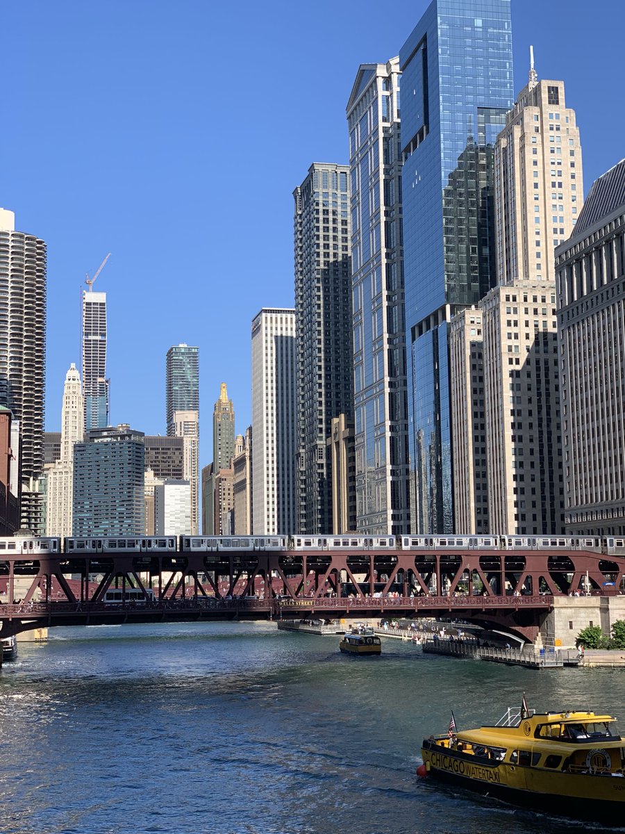 EndureWalls's tweet photo. Day 1 of #Neocon2019 is in the books! Great experience networking with clients, other manufacturers &amp; potential new clients to talk about @DuPontWallcover #stainproof #wallcovering @neocon #interiordesign #hospitalitydesign #healthcaredesign #corporatedesign #chicago https://t.co/dNWZHQq8sH