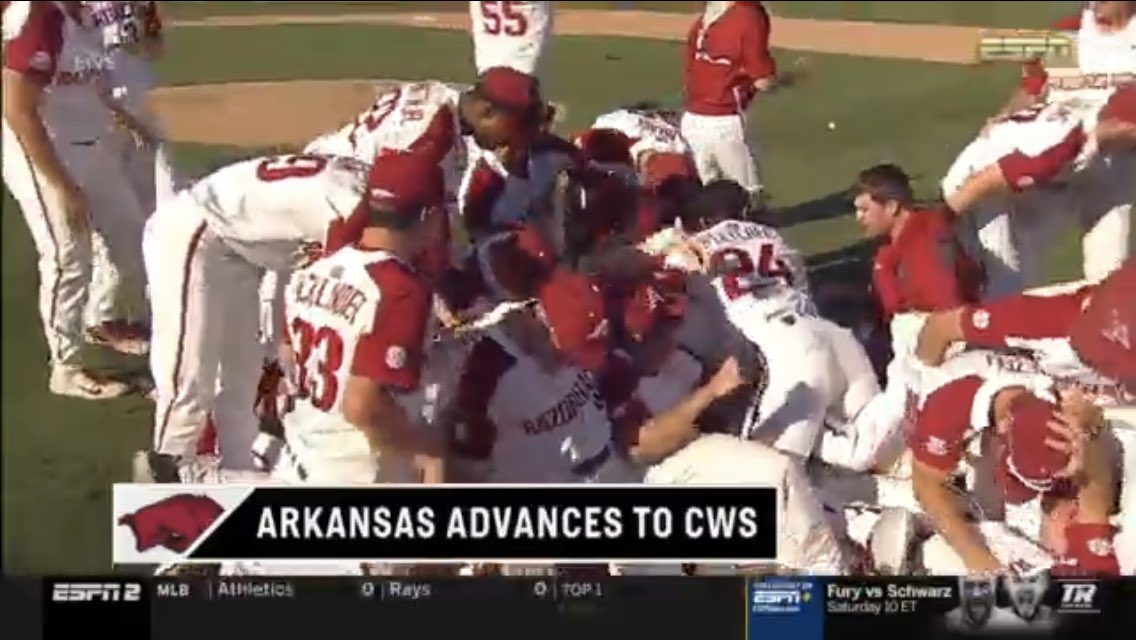 kkandtim's tweet photo. #omahogs #wps #arkansasbaseball #razorbacks https://t.co/zsPo4ZPQNg