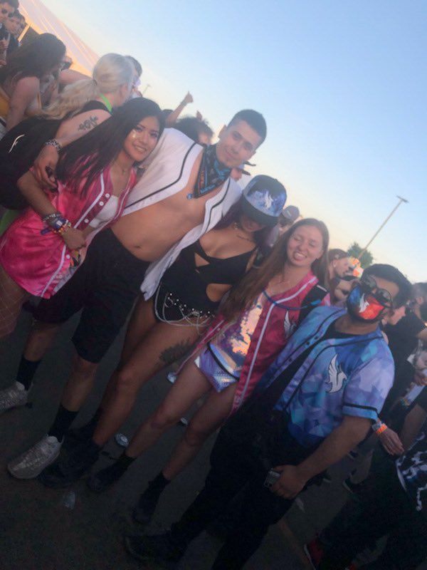 _CassGotAss's tweet photo. #samf2019 was a success 🥳💕 https://t.co/EWqvVK20Hl