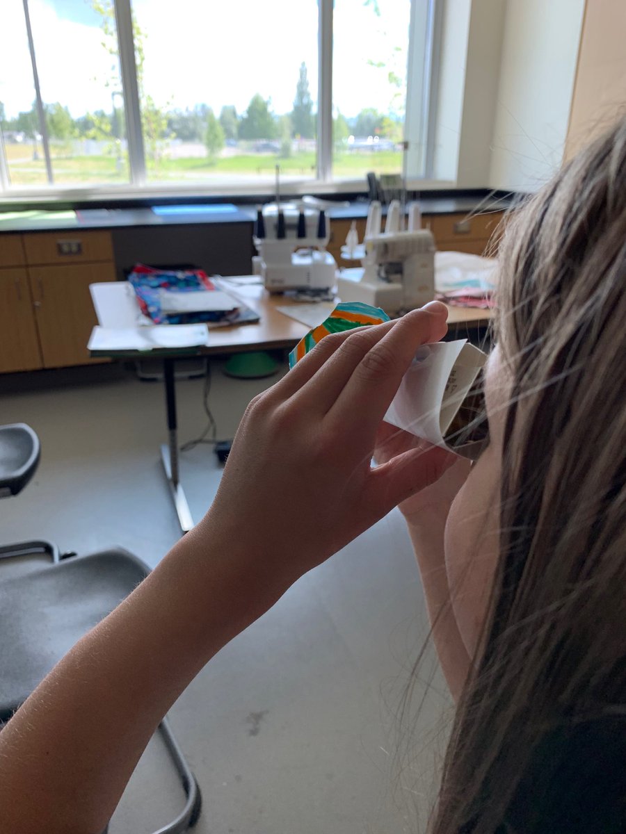 KarenMillak's tweet image. Learning about reflections and mirrors today at EAST camp.  Kids made their own kaleidoscopes!  #love #lovemyjob #fnsbsd