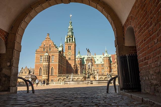Tille73's tweet photo. Frederiksborg Castle, Denmark. #fujifilmxt20 #tillephotography #frederiksborgcastle #photooftheday #frederiksborgslot https://t.co/xGQb4j7mu0