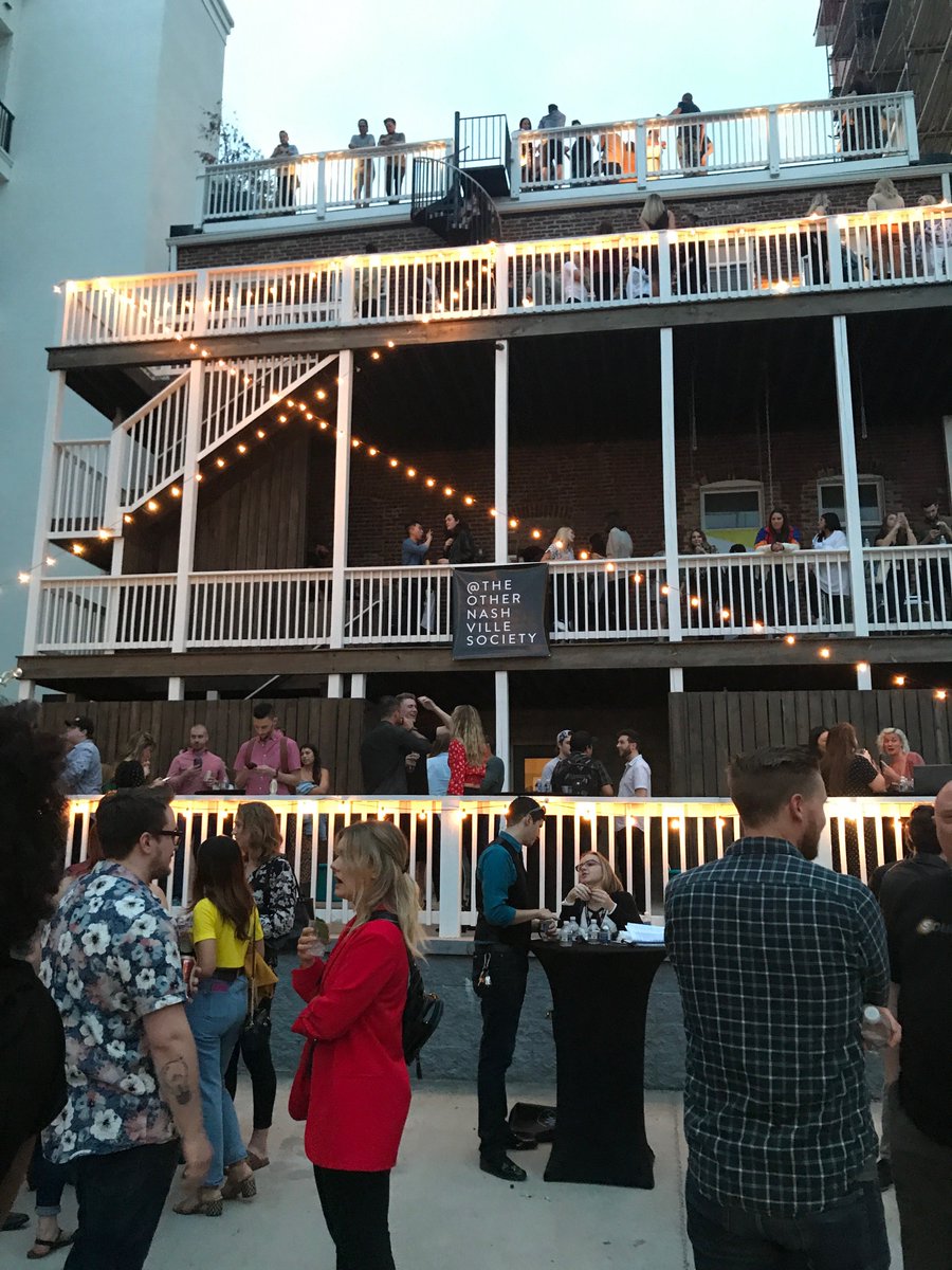 RobinEarlVoice's tweet photo. Had a great time at #MusicBiz2019 Just look at how many people showed up! 
#music #Nashville #panels https://t.co/6NTvj4UFVw
