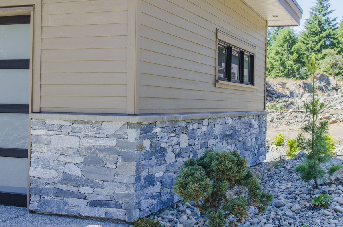 k2stonequarries's tweet photo. Ocean Mist natural stone material is distinguished by its depth of color, which includes complex shades of grey, rich blue tones and a hint of green.

Learn more about our rustic west coast ledge stone https://t.co/Pz6opvwYxt

#k2stone #home #design #westcoast #stone #slate https://t.co/0ZAPDVr1MP