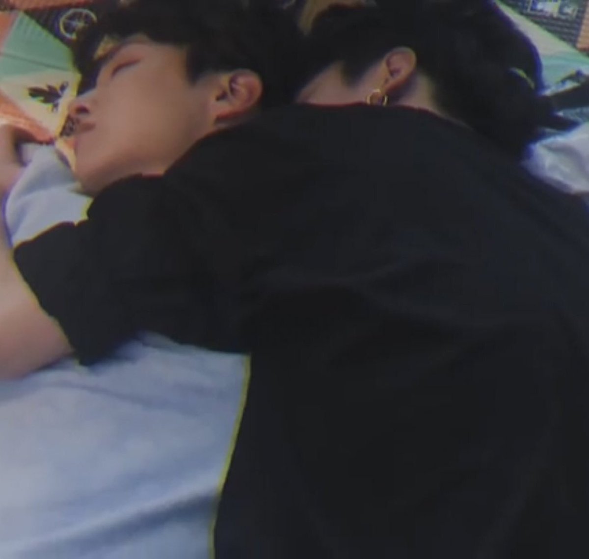 queridojkook tweet picture