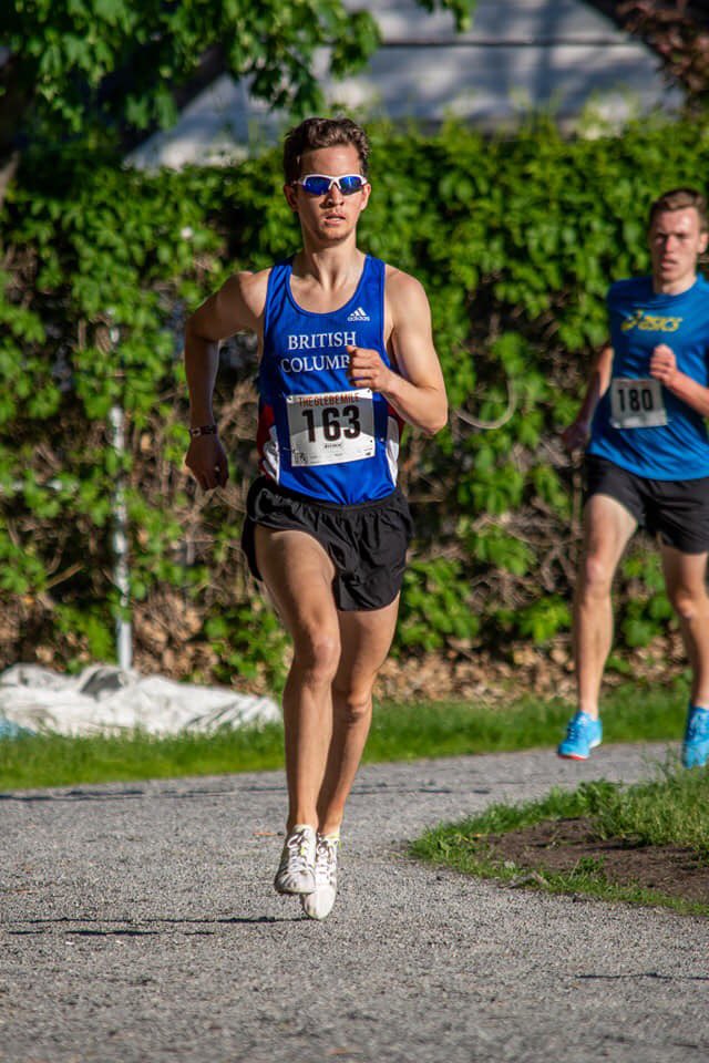 RunJayRob92's tweet photo. A big huge victory in the mile on a gravel track! Thanks @GarrettdeJong for hosting an amazing event! #GlebeMile #MomsHighSchool #SneddonStrong https://t.co/jtLezocyYI