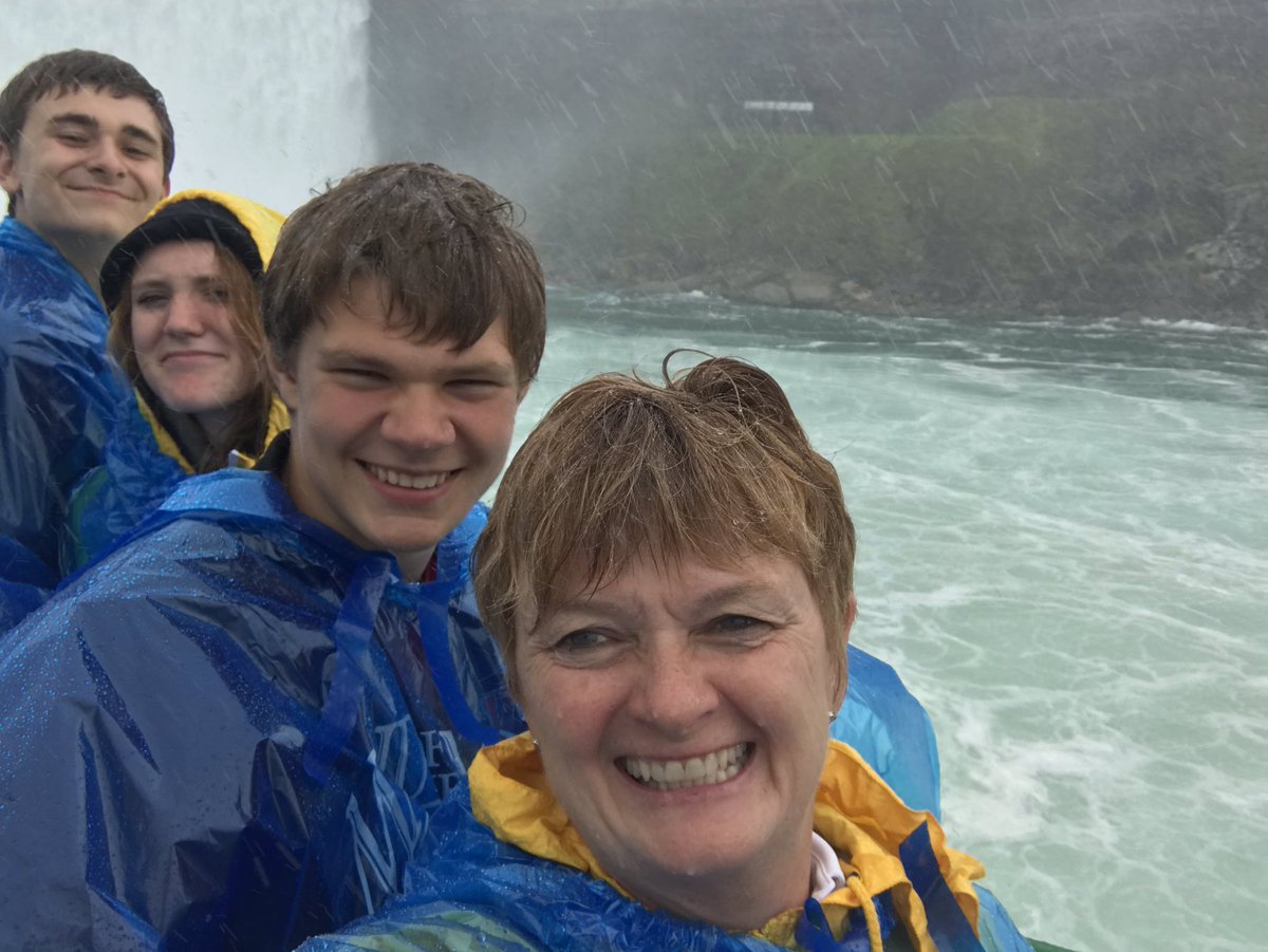 CherryCoCWF's tweet photo. More from Niagara https://t.co/2kPxY6UlMc