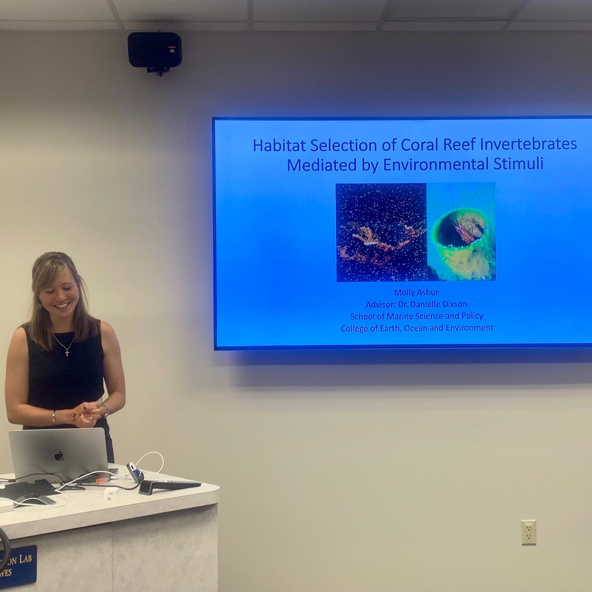 SWMS_UD's tweet photo. Congratulations to our new doctor Molly Ashur! @MollyAshur @fish_scientist @udceoe #womeninSTEM #marinescience  #steminist https://t.co/xB42Cgsmii