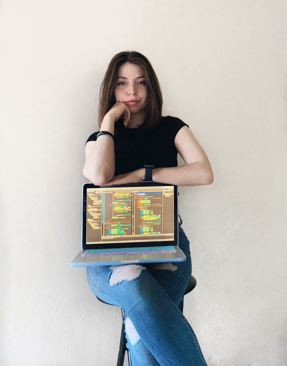 OnepieceWork's tweet photo. Keep #Code warm🔥- Sien relieves eye strain by keeping her monitor on a warm tone👩🏻💻 Looking at a screen all day could get exhausting- so use this tip (as well as our favorite standing desks) to alleviate common work pains 😎 #GirlsWhoCode #OnePieceWork https://t.co/ru8PbZLesu