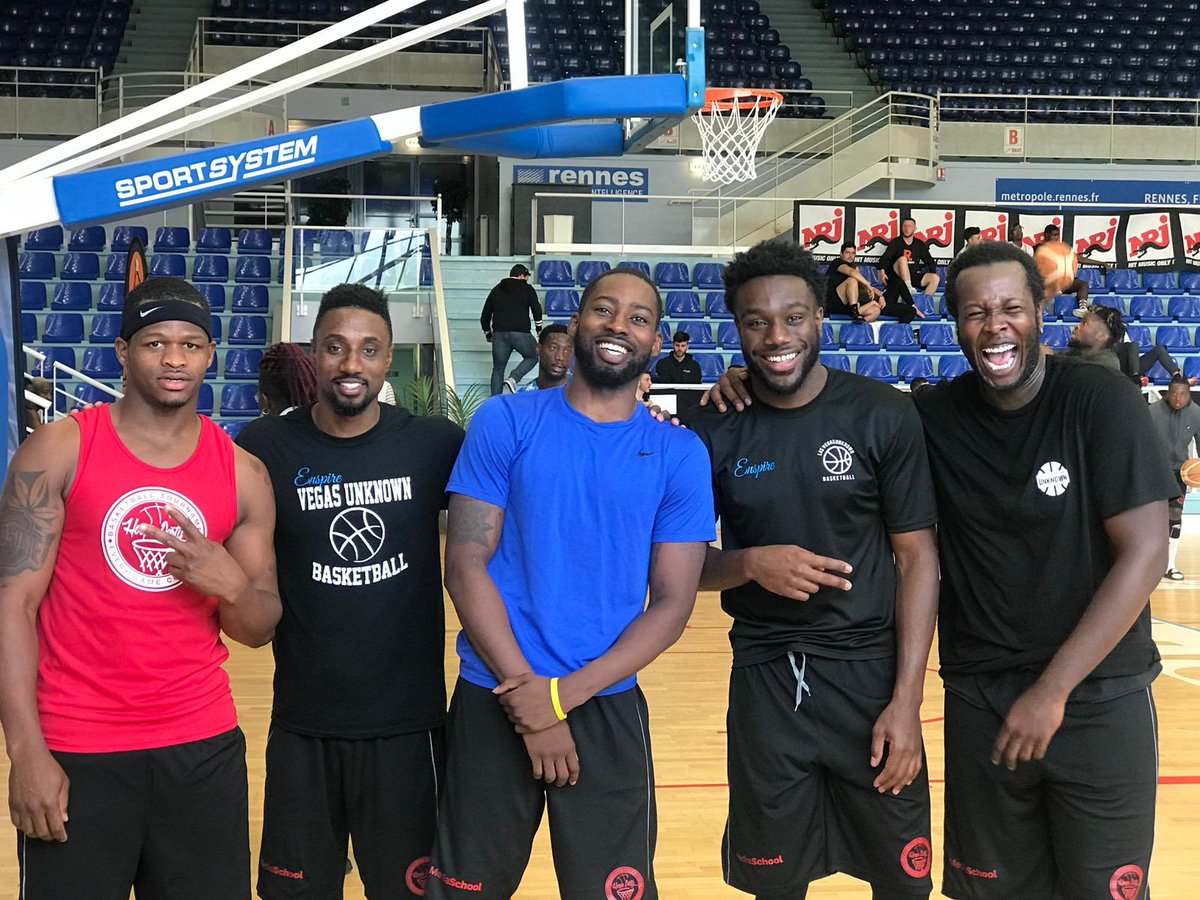 TonyEacklesJr's tweet photo. Great time in France. Back in the states this week! Itβs all been worth it! #GOTWU https://t.co/LGngpTyA9l