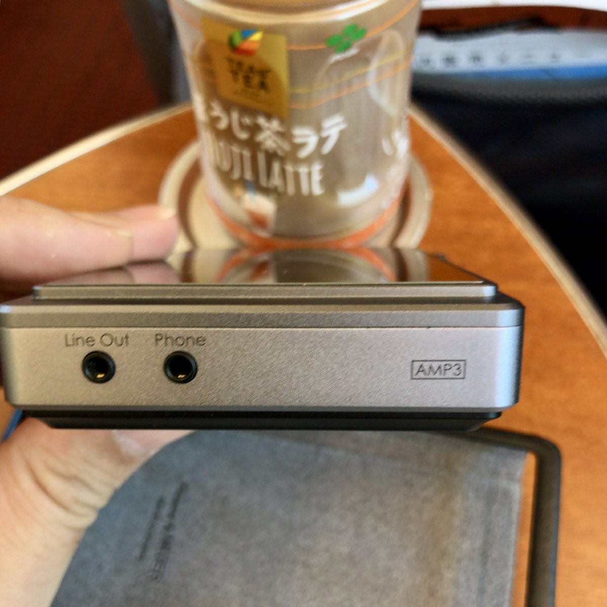 yadokari_audio2's tweet photo. AMP3 を入手したので試聴。
何というかとても滑らかで余韻が綺麗。通常よりボリュームを上げても心地良く聴ける。これ聴くと AMP1 はわずかにザラつきがあったのがわかる…。
#iBasso
#DX200
#AMP3 https://t.co/L3e4RVKCSn