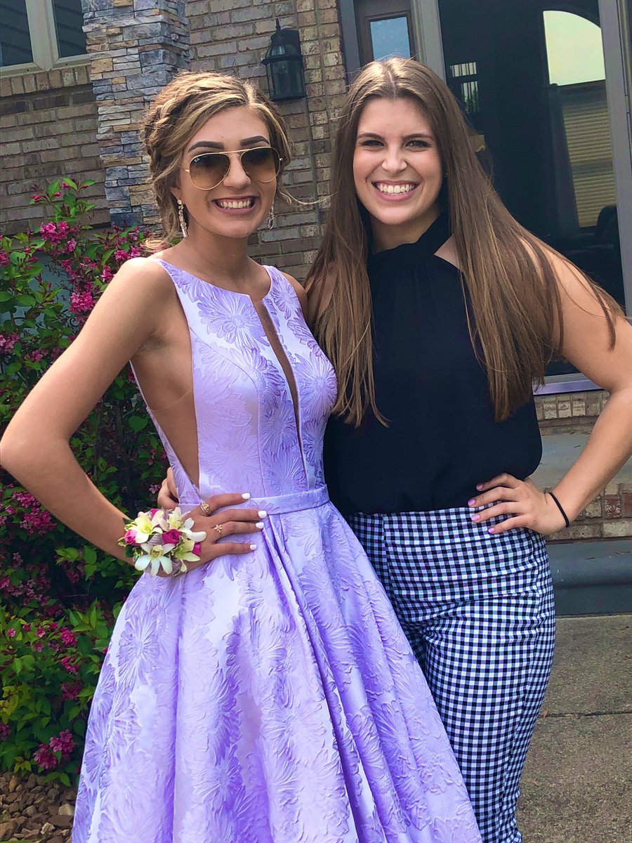 calista_frank18's tweet photo. quick appreciation post to my bestie. im so beyond thankful for you! i love you 💕💕 @Alexa_Lyndrup https://t.co/agVlwmzudC