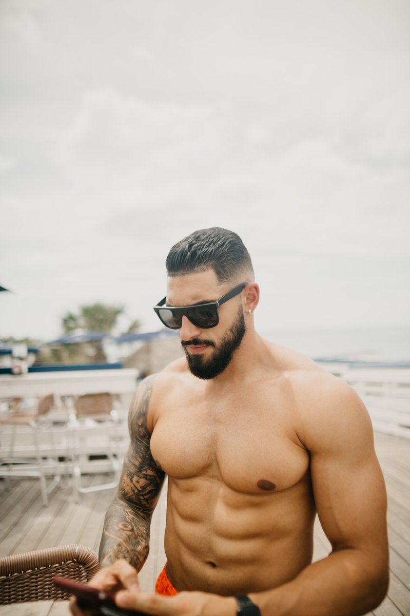 cgarciafitness's tweet photo. I'm too resilient, get out your feelings #papisazon https://t.co/EMF95UA7M2