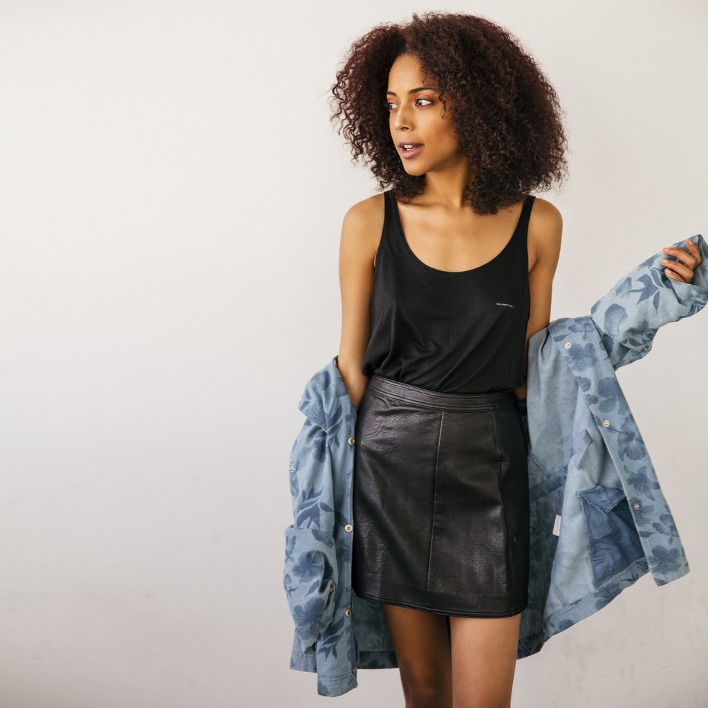 Deciding what the wear is the first challenge of the week, that's why we design our FBNW basics to go with every look no matter what the day has in store for you. Shop our chic and discreet micrographics to add a little personality to your outfit. 💪🏻❤️ #ootd #fashionforgood