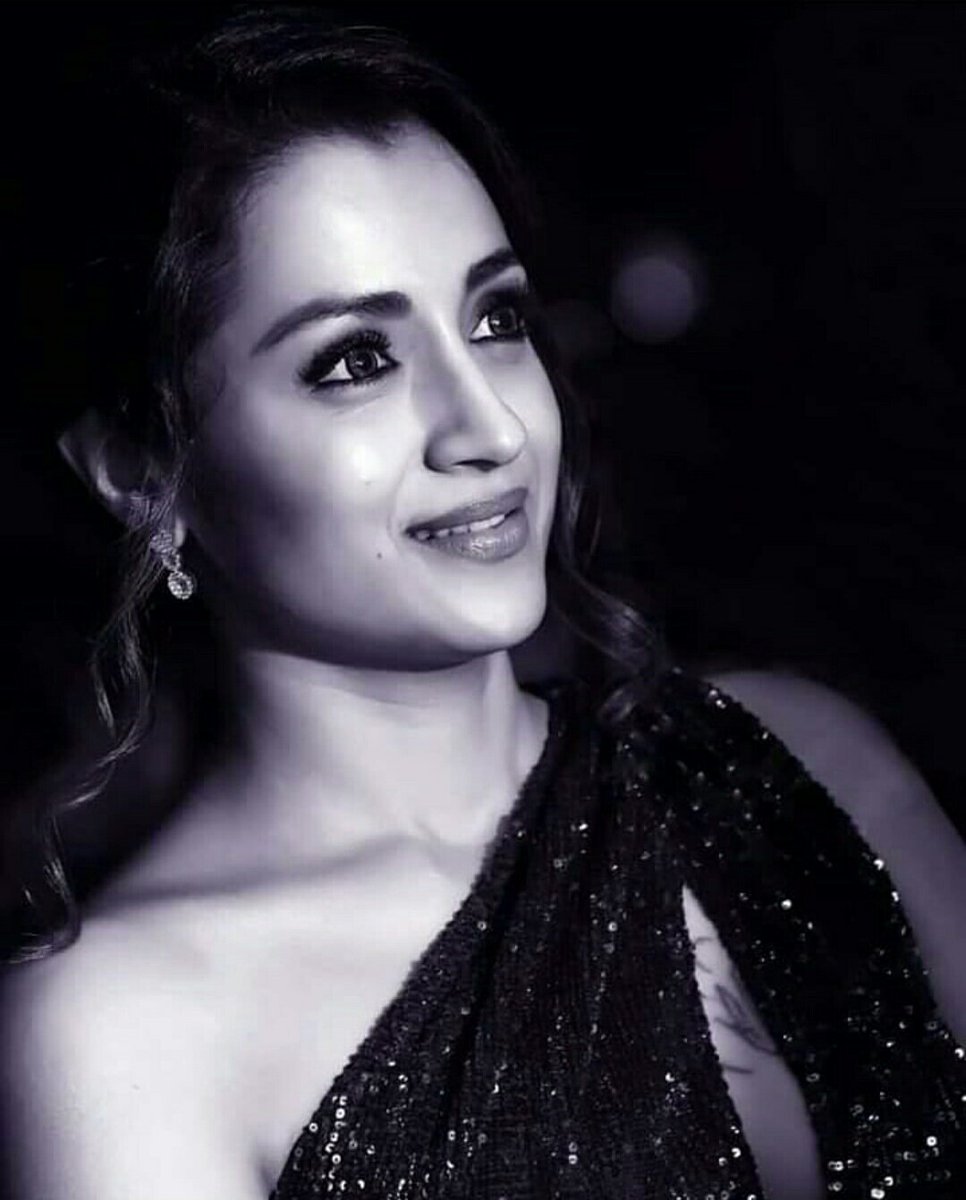 KollywoodCinima's tweet photo. Gorgeous Beauty #Trisha #Trishakrishnan @trishtrashers https://t.co/v5ijtFSgaV