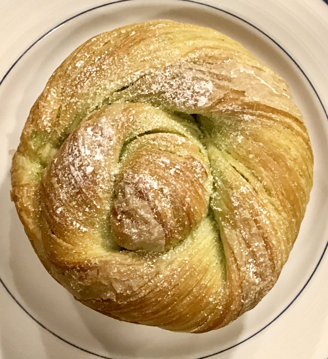 gegallas's tweet photo. A ginormous #Matcha #GreenTea #Croissant! #AsianBakery https://t.co/ePpc5JGPrg