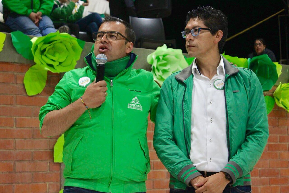 JaimeRaulSt's tweet photo. Sogamoso y Nobsa también fueron escenarios bonitos para explicar la #EncuestaVerde y expresar las razones para invitar a los ciudadanos a responder @RamiroBarraganA https://t.co/thQvjvASrh