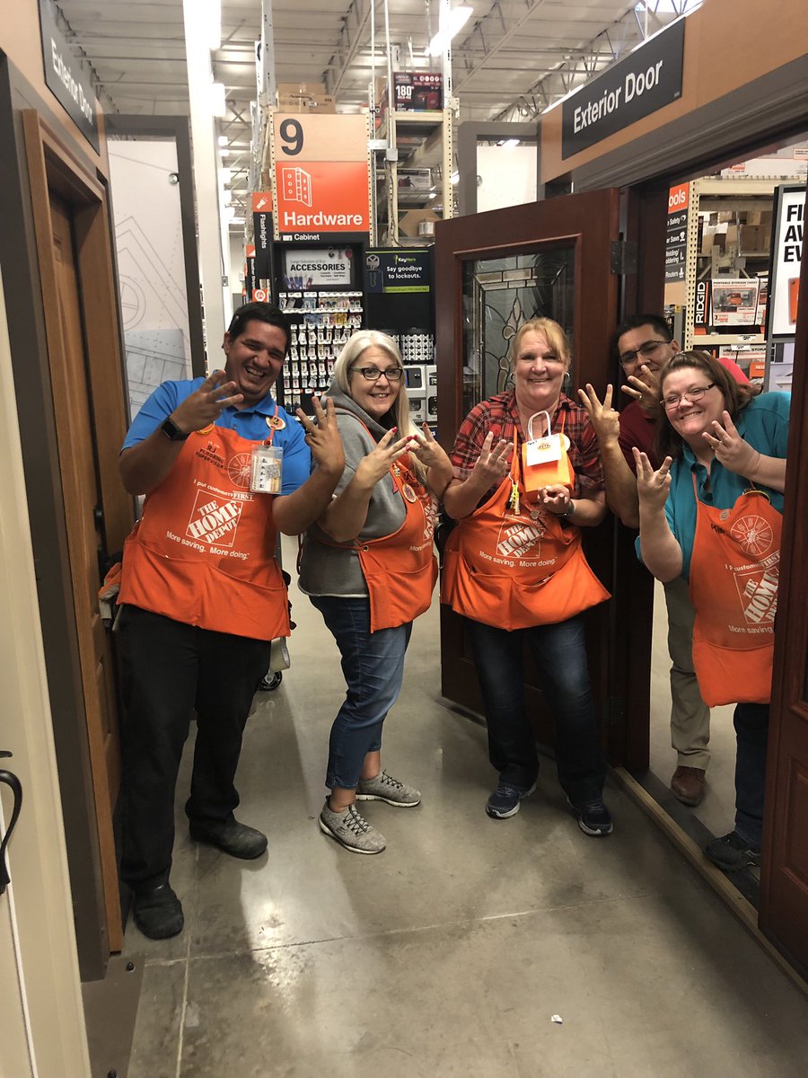 rag336's tweet photo. Congratulations to our one of our COS Kim for 33 years of service with The Home Depot. Your hard work and dedication to both customers and associates is greatly appreciated. @ashworth_vi @Brenda97157927 @0414Sasm @DavidLo22342572 @deluca_liz @jahenriquez28 @0414Home https://t.co/CsRPMyYHd8