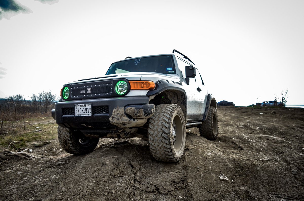 FJ_Yeti's tweet photo. Even though I try to keep my car nice and clean for shows and stuff, it still gets it fair share of off-roading and exploring! #offroading #mudding #FUN #like #love #follow #comment #bossaudio #bossaudiosystems #bossride #sponsor https://t.co/43q2iRrxwa