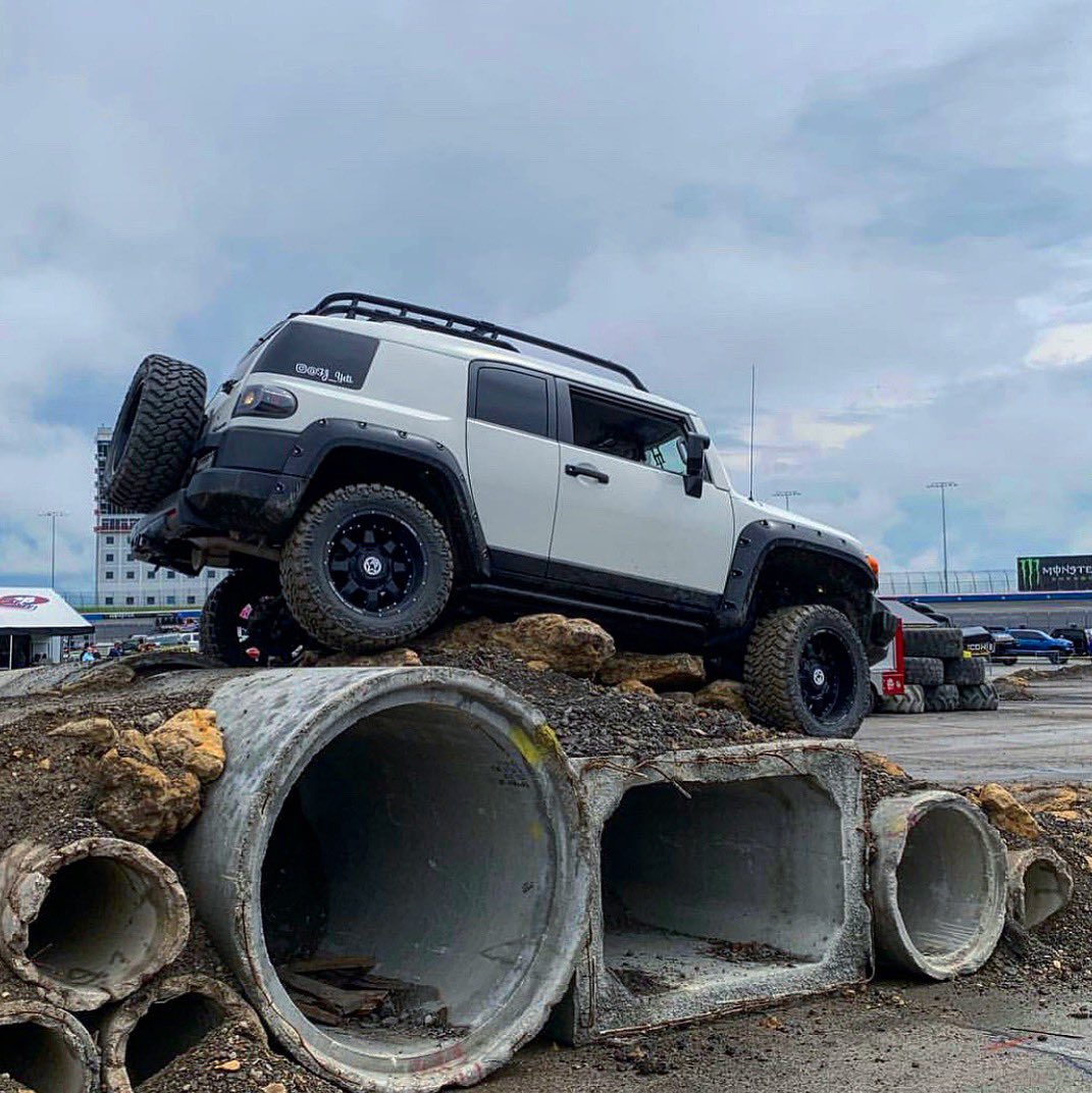 FJ_Yeti's tweet photo. Even though I try to keep my car nice and clean for shows and stuff, it still gets it fair share of off-roading and exploring! #offroading #mudding #FUN #like #love #follow #comment #bossaudio #bossaudiosystems #bossride #sponsor https://t.co/43q2iRrxwa