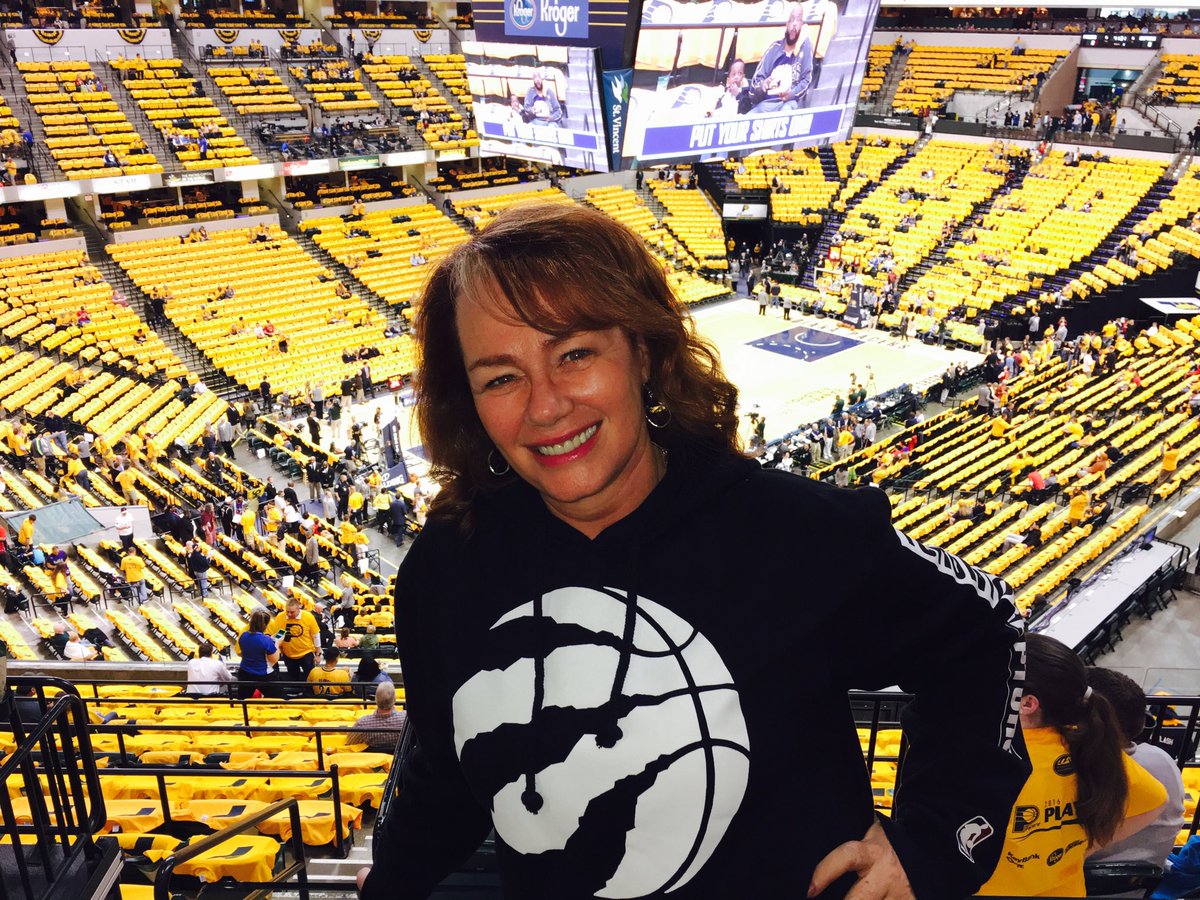 Okay it’s not me at THE game but I’m clearly a fan 🙋‍♀️. Cheering loudly tonight from YYC. Go ⁦<a href="/Raptors/">Toronto Raptors</a>⁩ go!!