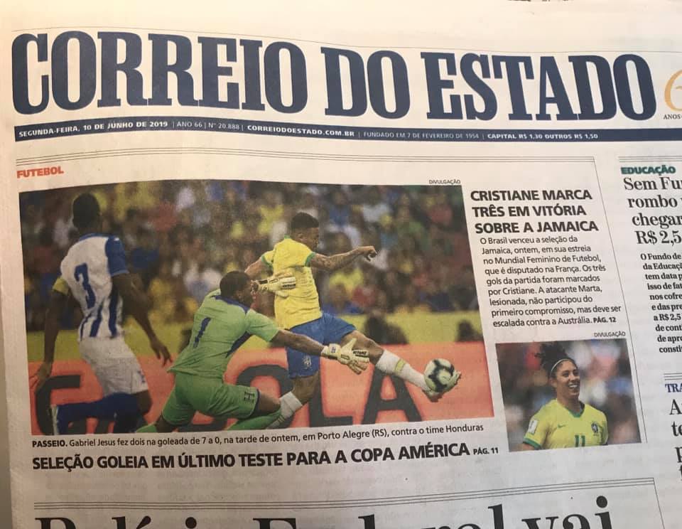QuebrandoOTabu's tweet photo. Uma seleção ganhou um jogo de uma Copa do Mundo. A outra, ganhou um amistoso.

Adivinhem qual mereceu mais destaque no jornal?

É machismo o nome, né? https://t.co/WGDQwRY8VP