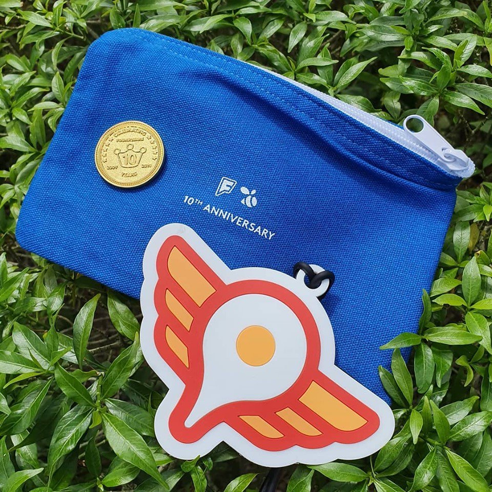 geffchang's tweet photo. THANK YOU @4sqPhilippines for the belated 10th Anniversary #4sqDay swag! April 16 is Foursquare Day! 🌏 May users pa ba sa Cebu? 😁 

#4sqDay2019 #4sqDayPh #4sqDayPh2019 @Foursquare @SwarmApp https://t.co/cPN6bKkAyO