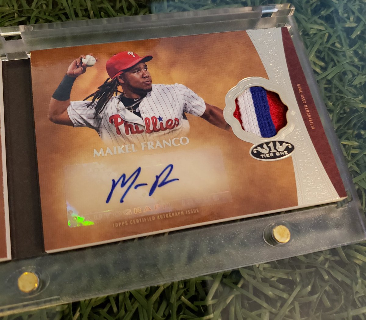 kesh25's tweet photo. Absolute Philthy Card here. 2019 @Topps #TierOne @AaronNola027 @MaikelFranco_ Dual Patch Auto Booklet 7/10! Two of my favorite current players from my favorite team @Phillies. #BeLikeMaik #CompaF #GeauxPhils #Nols #RingTheBell #ToppsTierOne #DualPatchAuto #Booklet https://t.co/1aWm4SWEQM