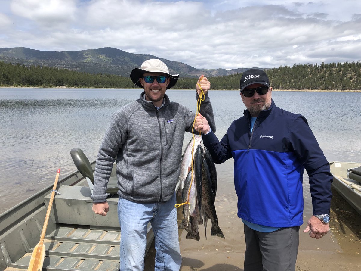 LincolnRiley's tweet photo. Getting it done with ⁦@CoachBobStoops⁩ https://t.co/ehmyCEpGwE