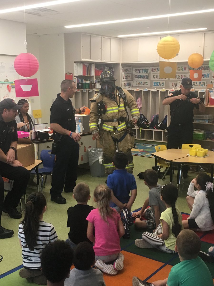 Sch8_IsGr8's tweet photo. #LateTweet, but still a #Gr8Tweet—#CareerDay is an event all #LPS_School8 Ss look forward to bc of the 👁 opening experiences &amp; community members they get to meet. BIG THANKS TO @LindenSchoolsNJ #MaintenanceDept to @Linden_PD #K9Unit, #LFD, &amp; YES, a “real” 🥼doctor😂! @LPSSupt https://t.co/toxSIBeMFO