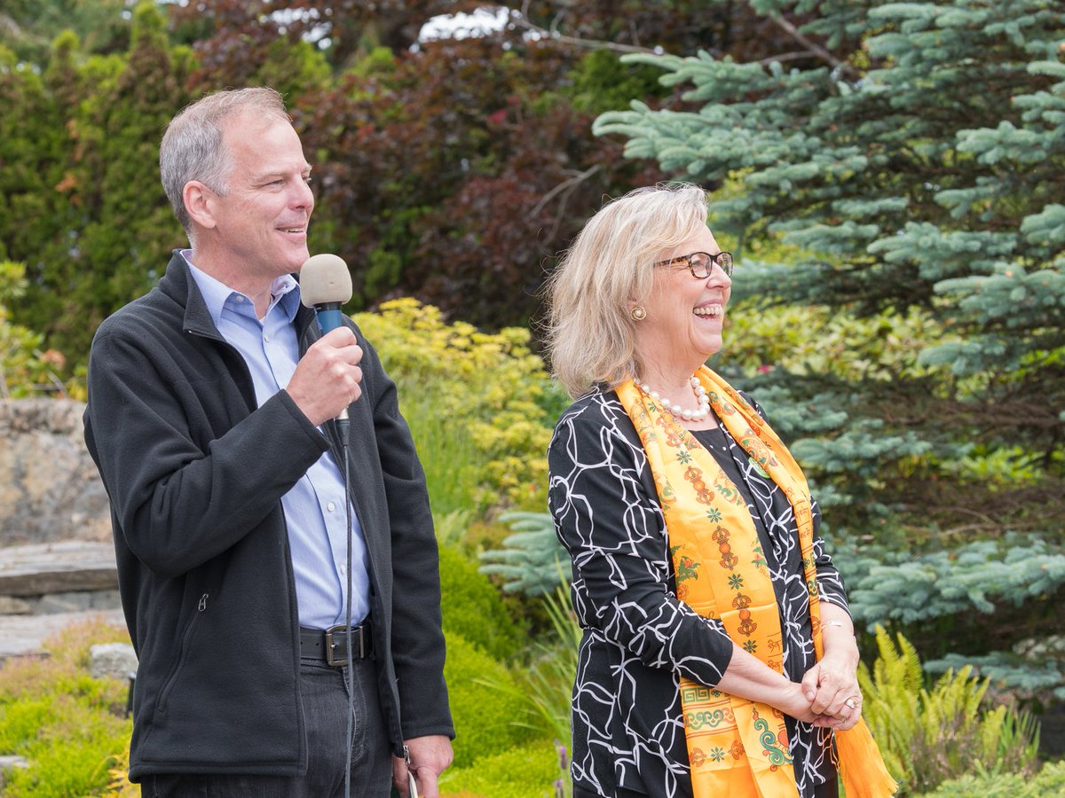 Hfactor241's tweet photo. @ElizabethMay celebrating her birthday with @DavidMerner and supporters in Esquimalt-Saanich-Sooke riding @CanadianGreens #FightClimateChange #VoteGreen #cdnpoli #GreenWave #GPCMissionPossible #gmg4c https://t.co/OyMRqlgJM1